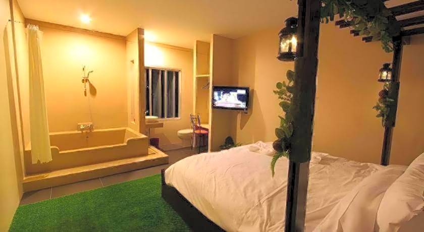 Z2 Boutique Hotel