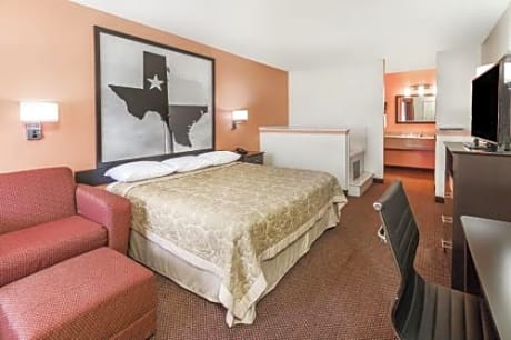 King Suite - Disability Access - Smoking