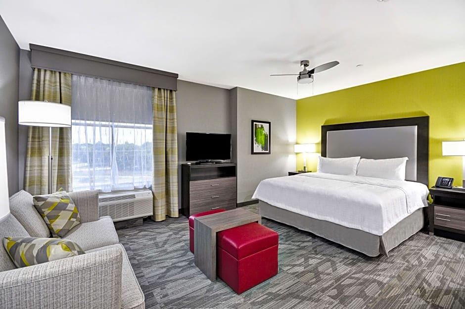 Photo 1 of 7 of 1 King Bed Suite, Accessible, Bathtub