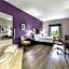 La Quinta Inn & Suites by Wyndham Louisville East