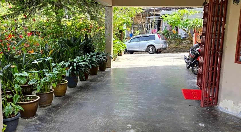 KRS Pines Hotel