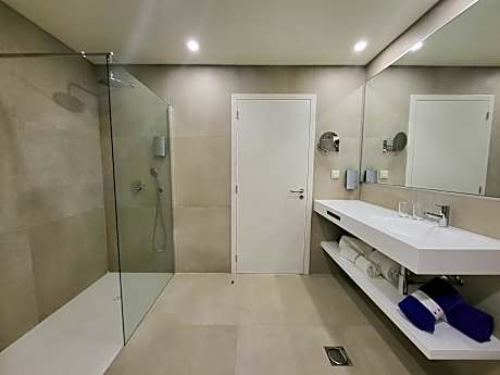 SENIOR SUITE  SUPERIOR SEAVIEW