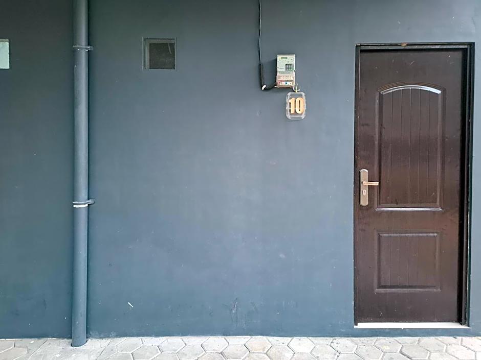 Homestay Sido Joyo near Sunrise Mall Mitra RedDoorz