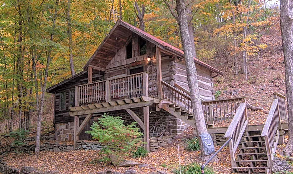 Moore House Inn & Cabins