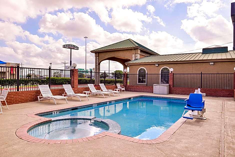 Quality Inn & Suites Beaumont
