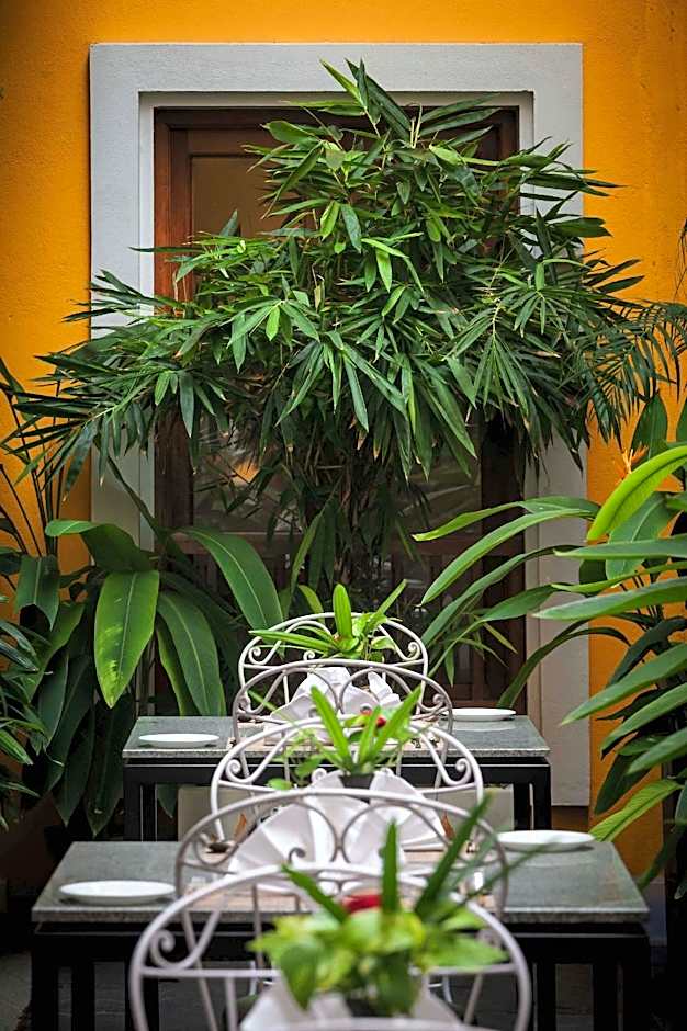 Petit Palais by Crossway