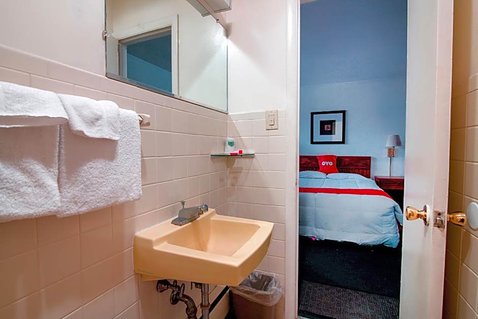 OYO Hotel Dalton PA I-81