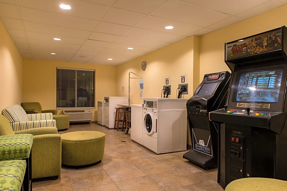 Holiday Inn Express and Suites Dickson City, an IHG Hotel