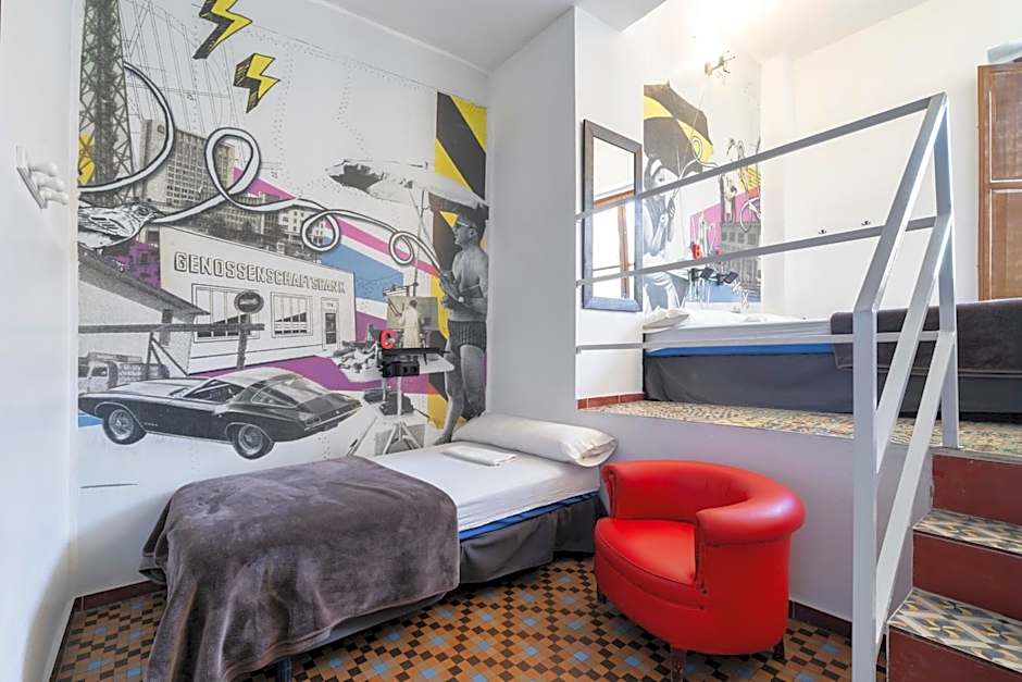 Home Youth Hostel by Feetup Hostels