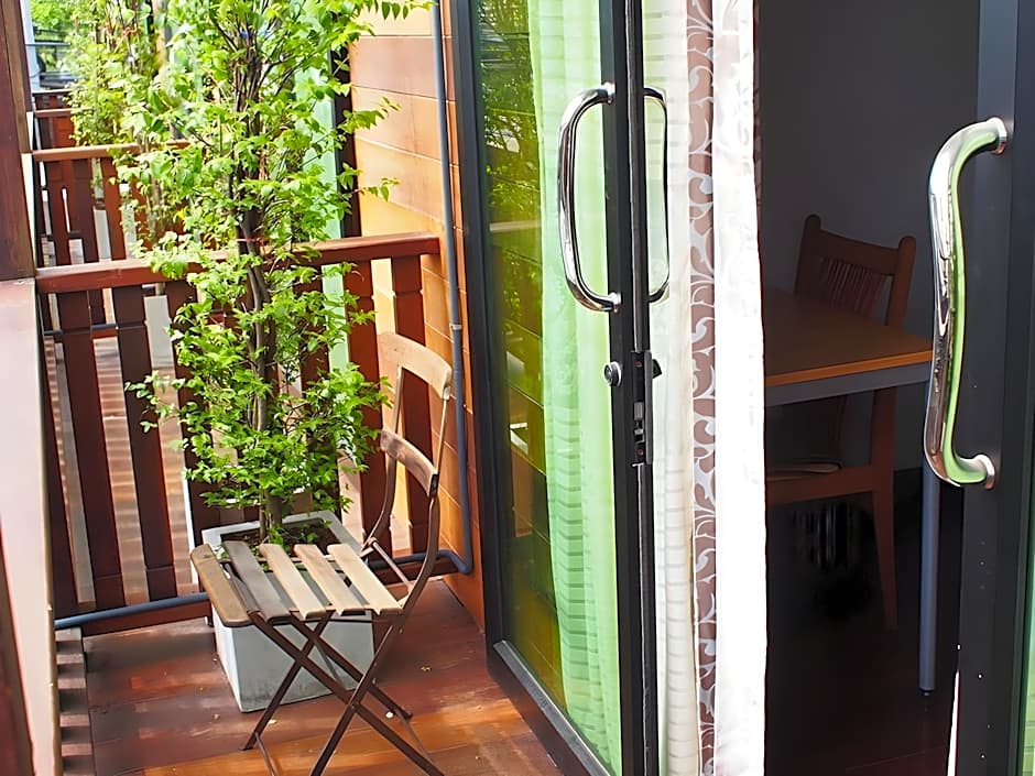 Chommuang Guest House At Ayutthaya.