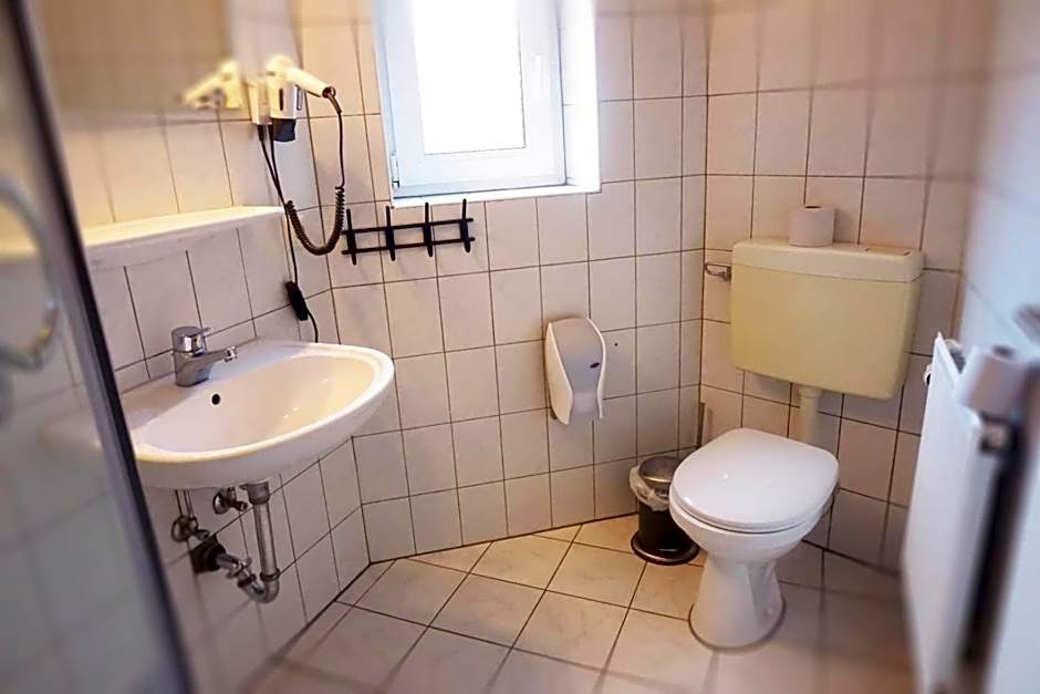 Ellada Restaurant & Hotel