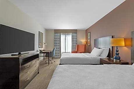 Queen Room with Two Queen Beds - Hearing Access