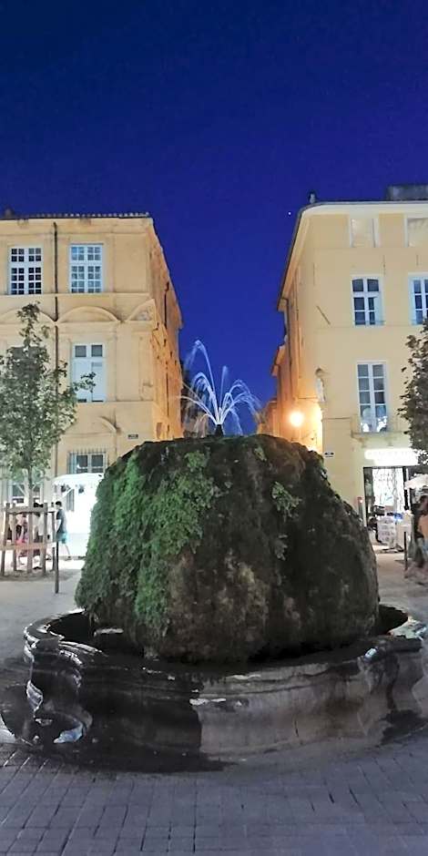 Sweet Home studio Aix en Pce, clim,terrasse,piscine,pkg,resto