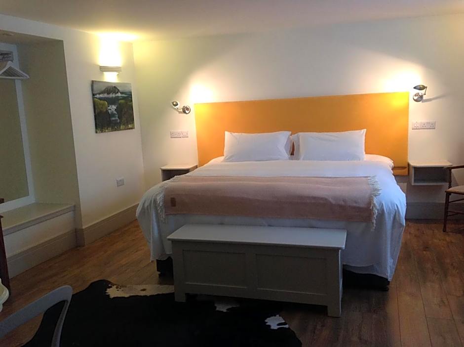 Quinlan & Cooke Boutique Townhouse and QCs Seafood Restaurant