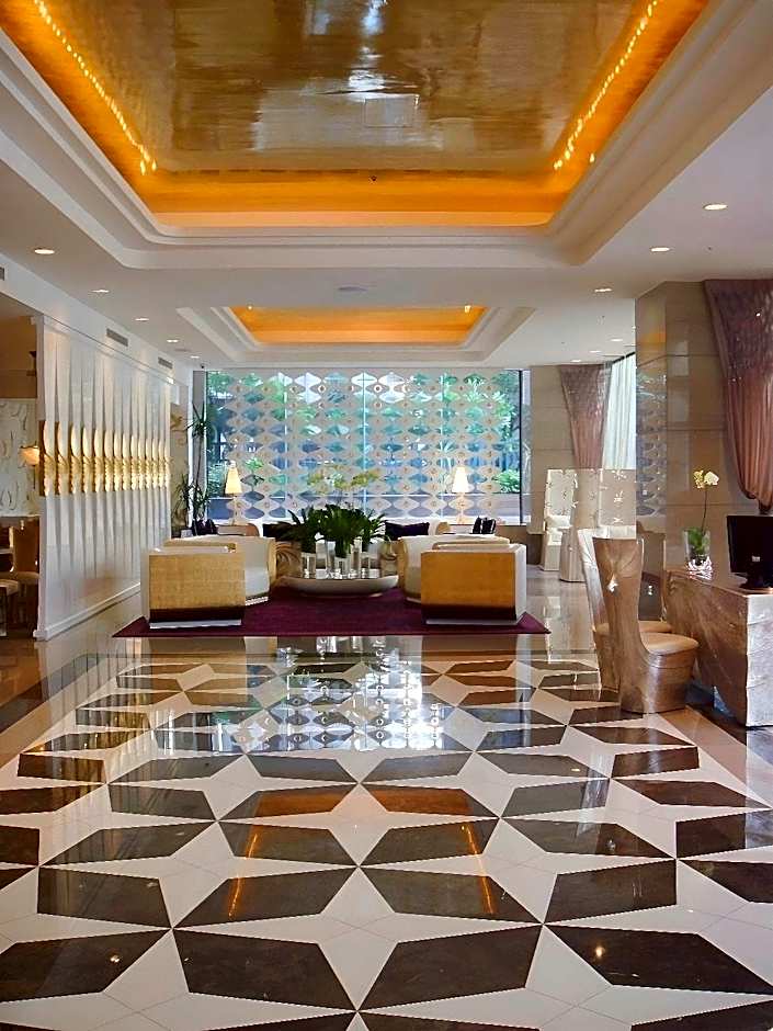 Monarch Skyline Hotel-Near Taimall