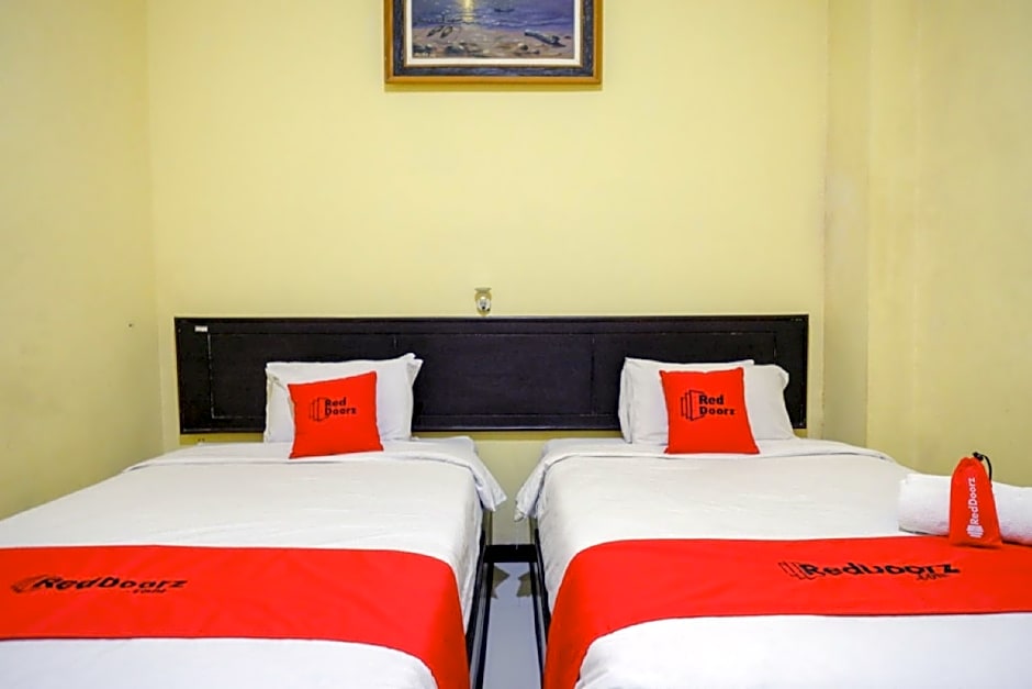 RedDoorz near Citraland Waterpark Kendari