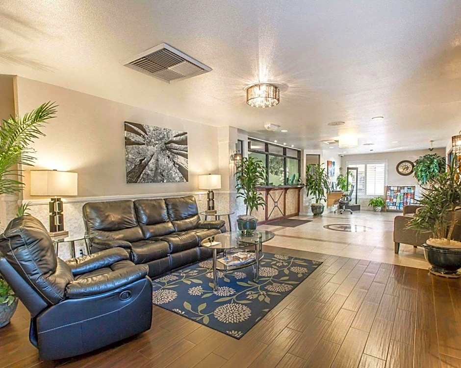 Rodeway Inn & Suites Colton-Riverside