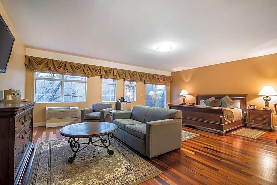 Riverside Hotel, an Ascend Collection Hotel