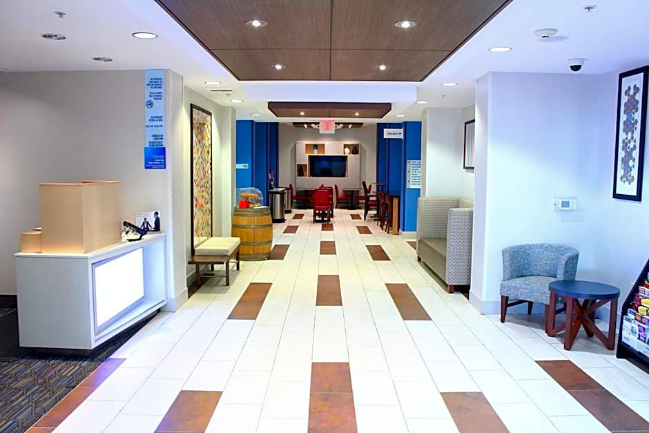 Holiday Inn Express Hotel & Suites Napa Valley-American Canyon By IHG