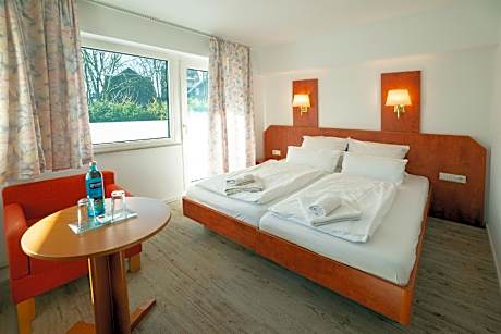Doppel oder Zweibettzimmer