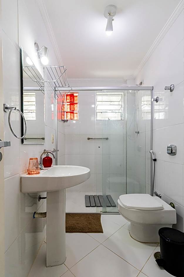 Otimo apto c WiFi a 700m da Praia do Tombo-Guaruja