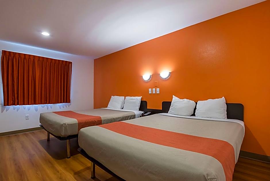 Motel 6-Marshalltown, IA