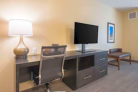 King Suite with Balcony and Sofa Bed - Non-Smoking