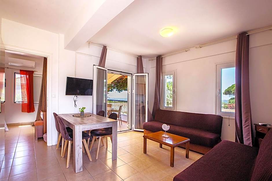 Romanos Beach Villas