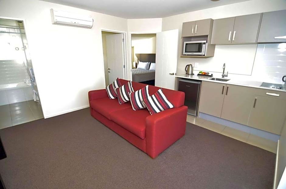 Quality Suites Amore