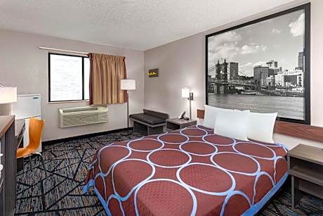 Queen Room - Mobility Access/Non-Smoking