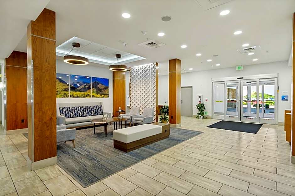 Holiday Inn Express & Suites Salt Lake City South-Murray By IHG
