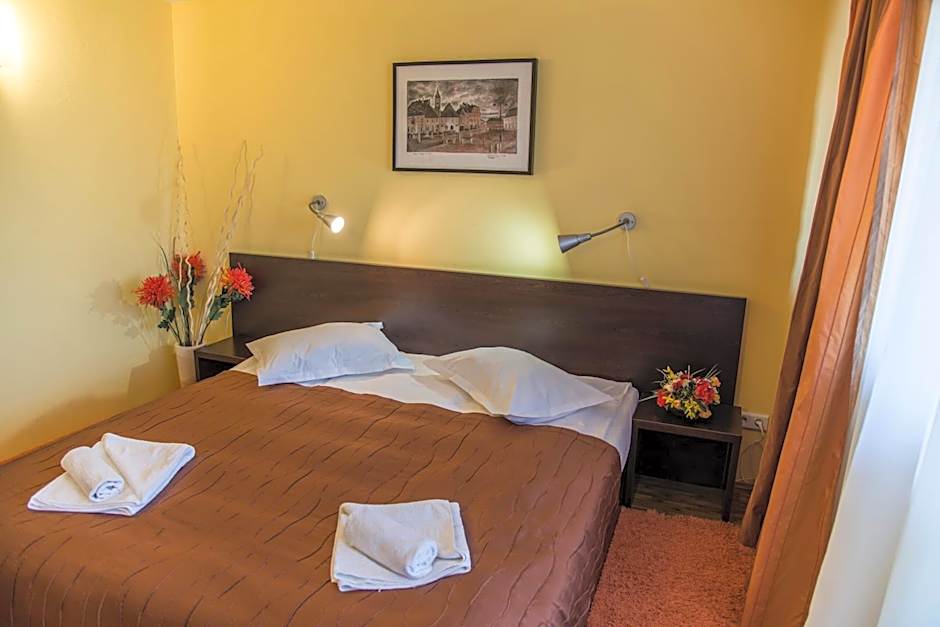 Pensiunea Carmen - Bikers Friendly Nest