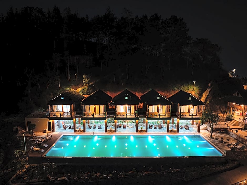 Khuoi Han Ecolodge Cao Bang