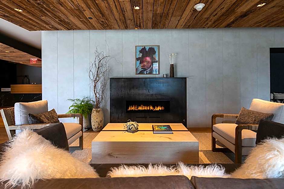 The Lloyd Stamford, Tapestry Collection By Hilton