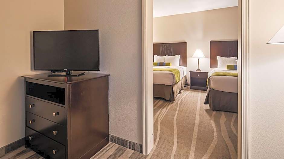 Best Western Plus Denver City Hotel & Suites