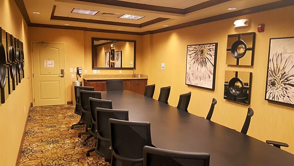 Holiday Inn Express & Suites Paducah West