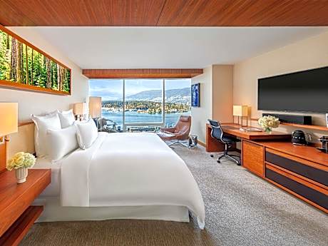 Fairmont City View Room with King Bed