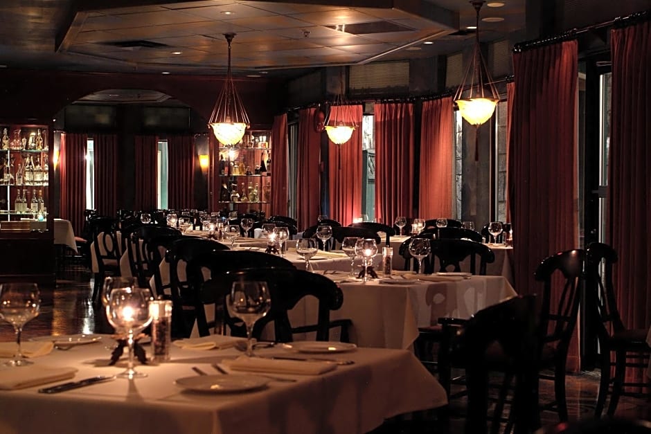 Pinnacle Hotel Whistler