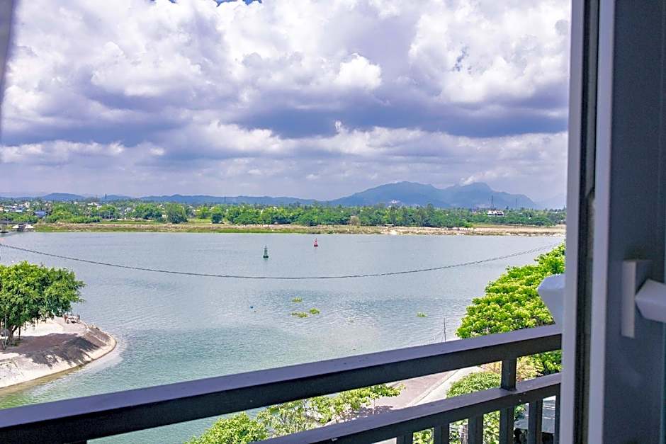 Royal Riverside Hoi An Hotel