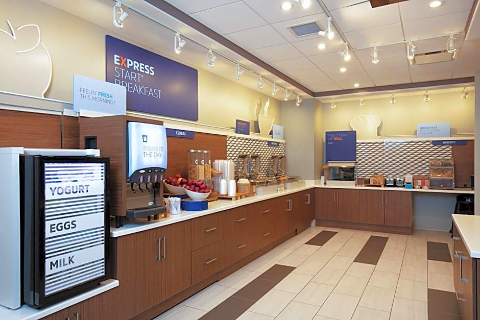 Holiday Inn Express And Suites Beloit By IHG