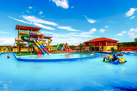 Trang Oasis Waterpark Hotel