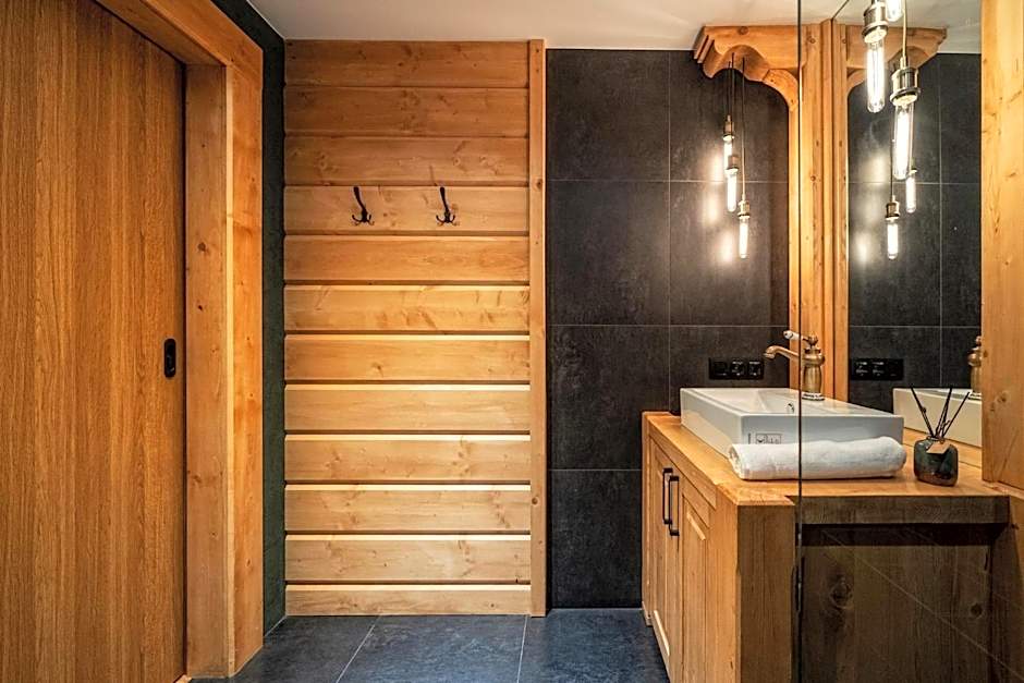 Mountain Shelter Apartments