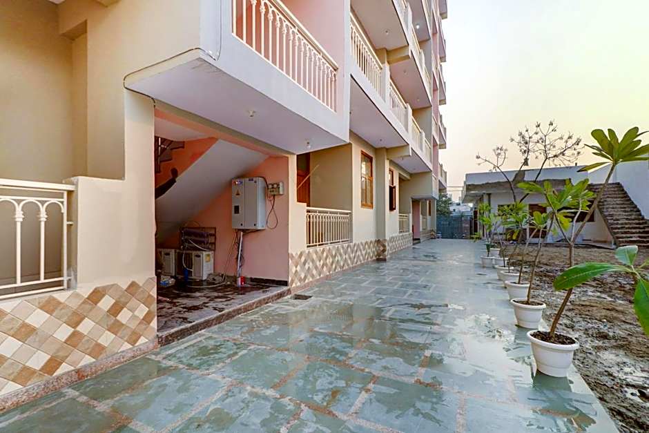 Hotel O Palace At Seventy Two Near Iskcon Temple Noida
