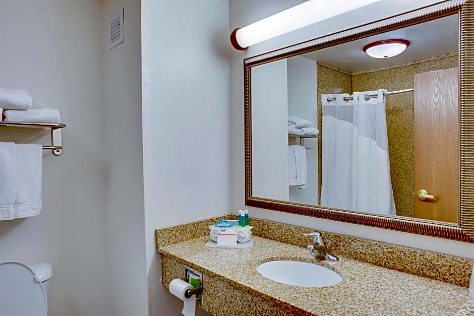 Quality Inn & Suites Bethany - Oklahoma City West