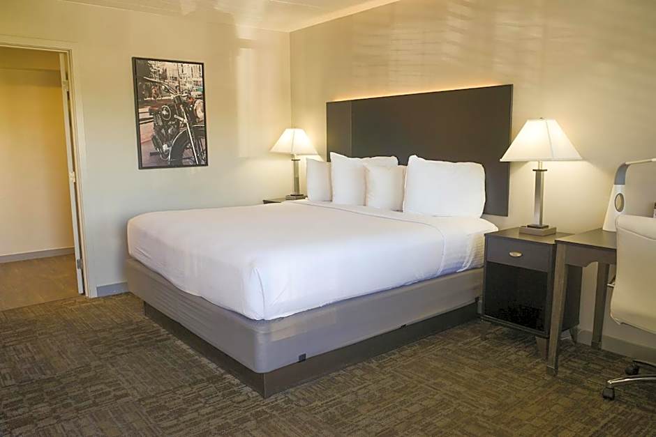 Photo 1 of 2 of 1 King Bed