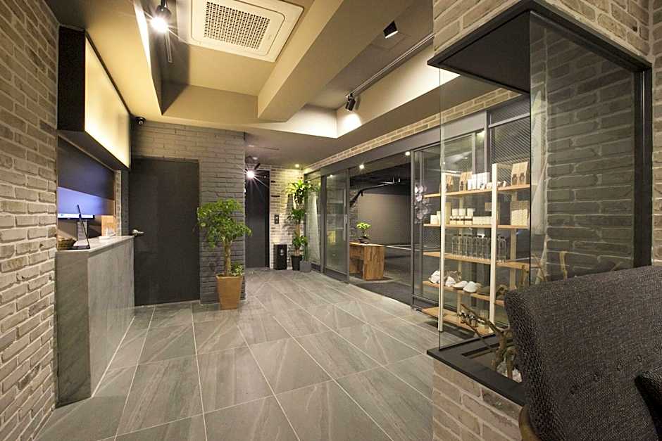 Brown Dot Hotel