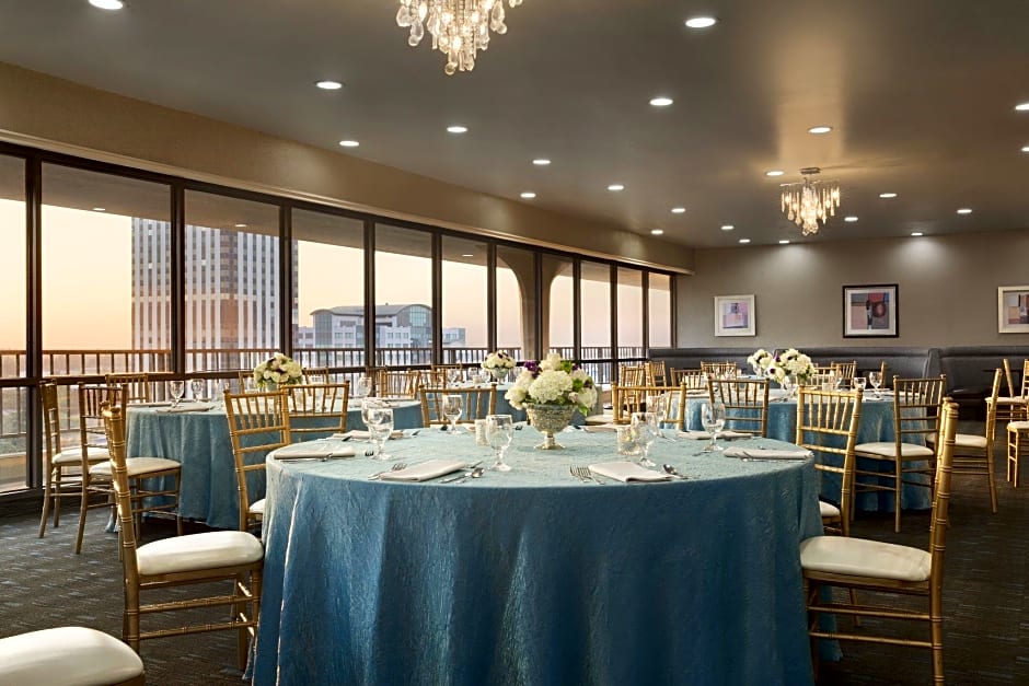 Radisson Hotel Fresno Conference Center – Fresno, CA