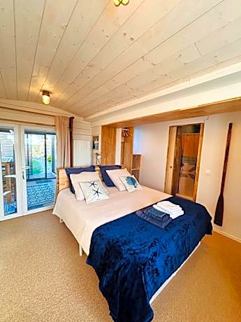 "La Cabine" côté mer et côté jardin à la VILLA PLEIN VENT