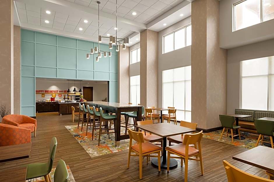 Hampton Inn & Suites DeLand