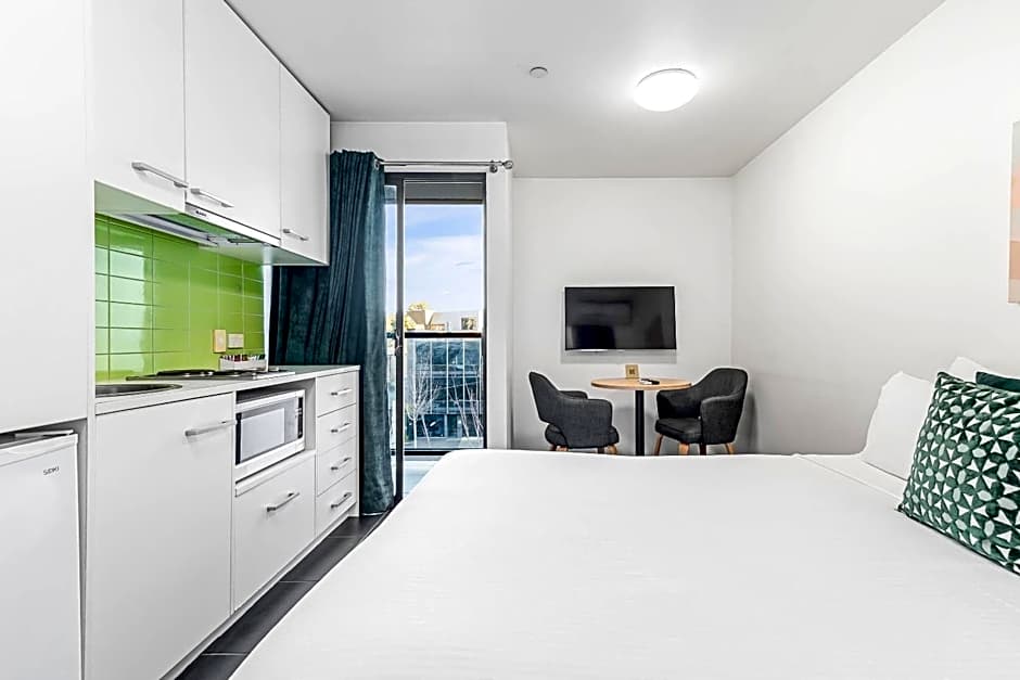City Edge North Melbourne Apartment Hotel